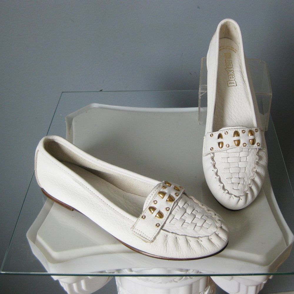 Vintage NOS White Leather Mocassins w Gold Studs Size 8 NWOB